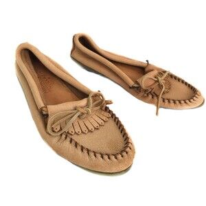 Minnetonka Womens Size 6 Tan Beige Leather Kilty Driving Moccasins Slip On Flats